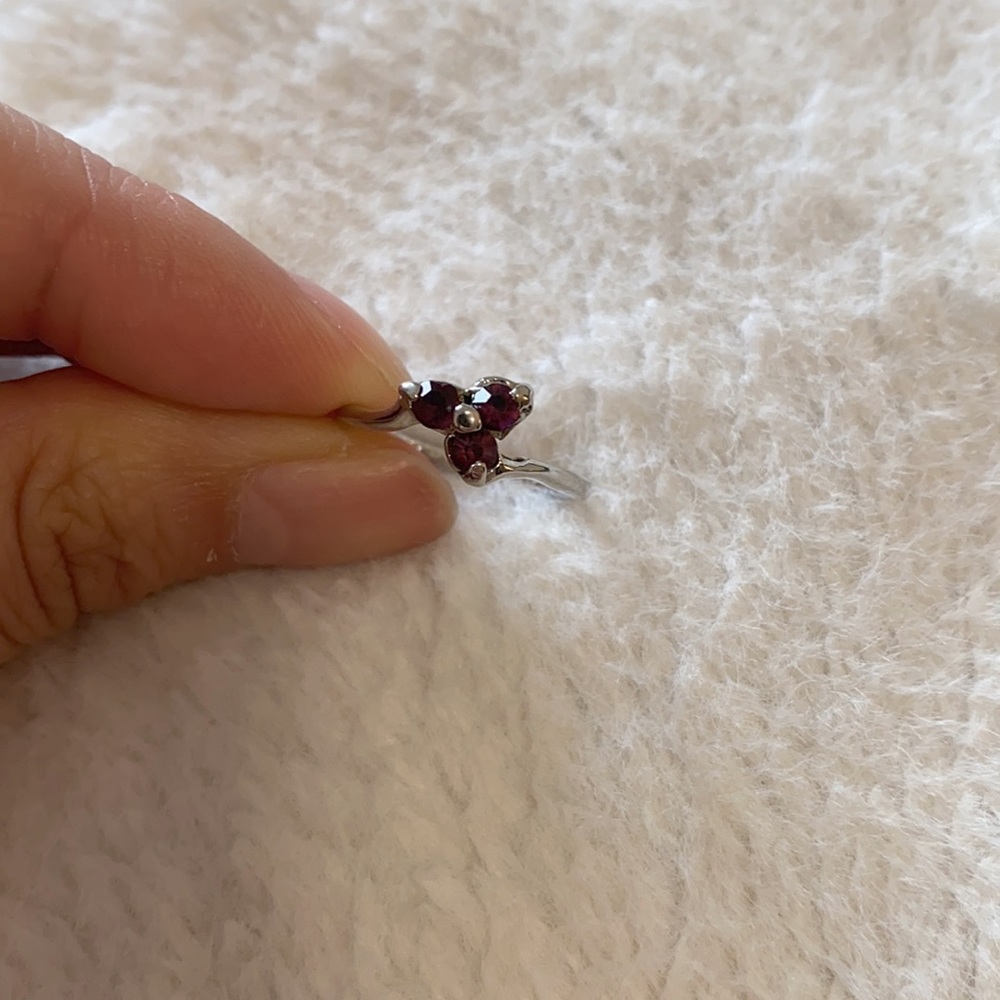 Ring (Size 7) - Picture 4 of 6